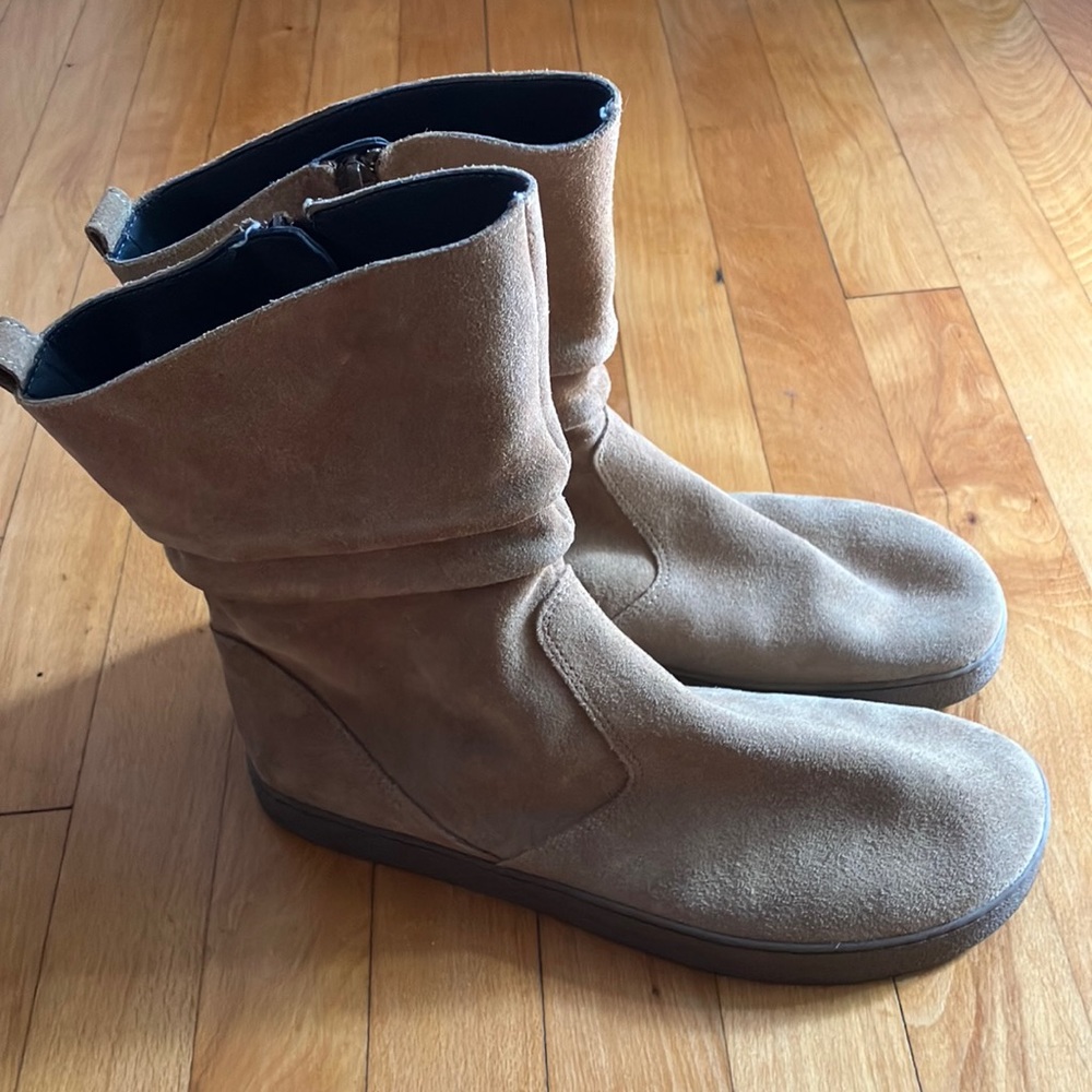 Groundies boots size 42
